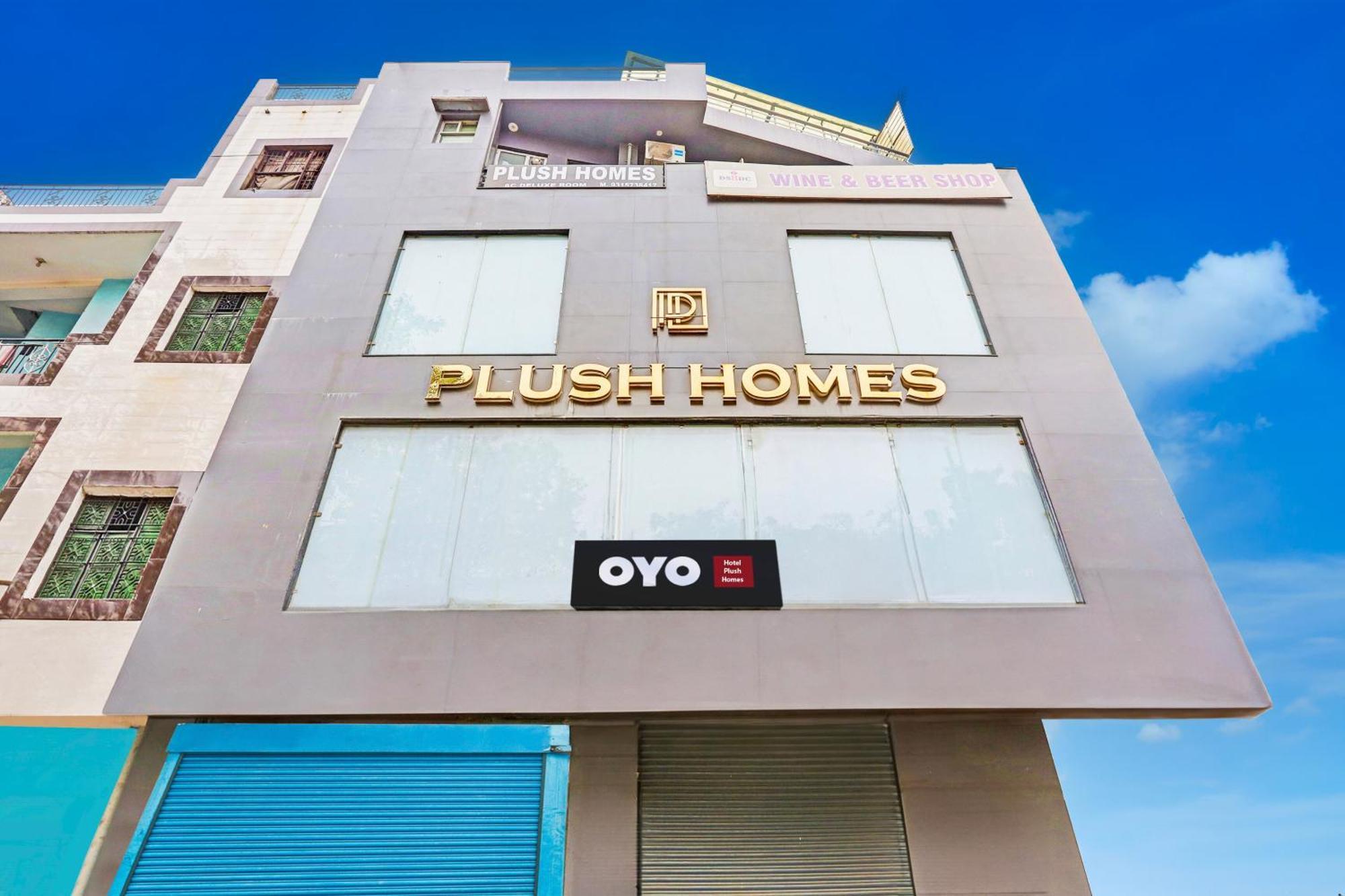 Super O Plush Homes Hotel