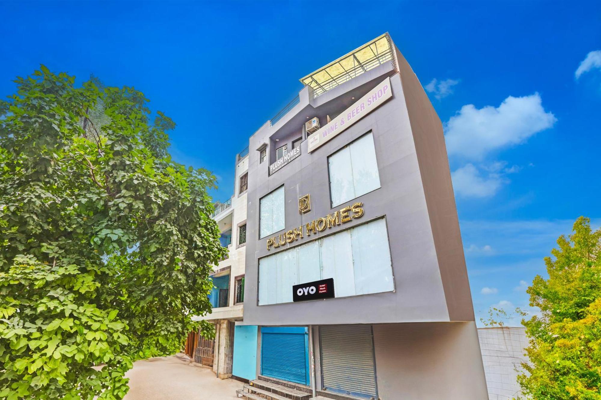 Super O Plush Homes 3*